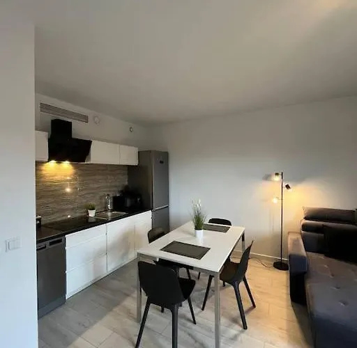 New Old Town -6 People - 200m Town Hall Apartment Wroclaw